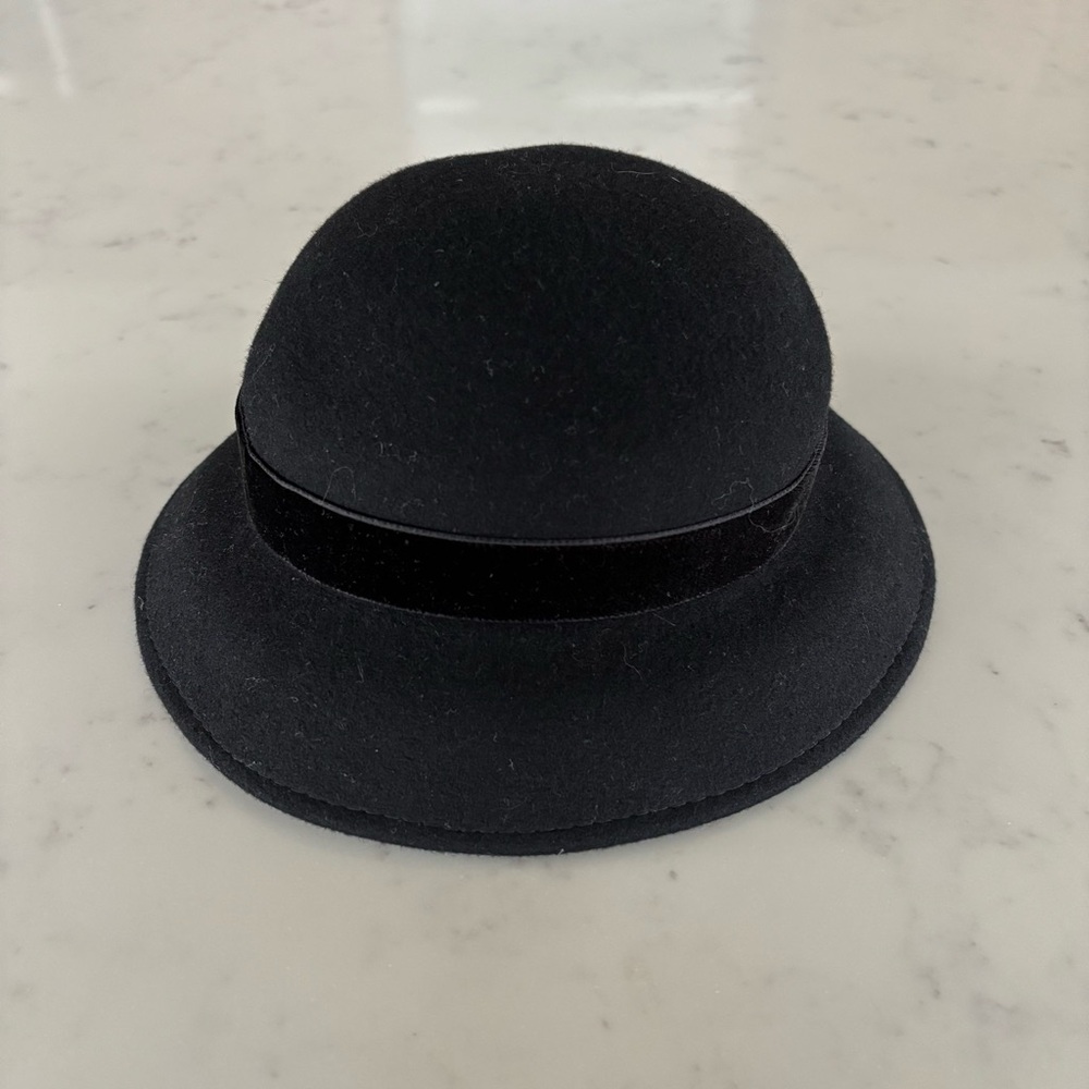Carole‎ Amper Black Velvet Hat